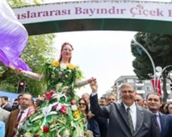 Uluslararası Bayındır Çiçek Festivali coşkuyla başladı