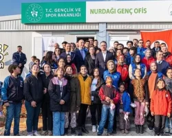 UNICEF ve Netflix güç birliğiyle kurulan GENÇ ALAN,   deprem bölgesindeki gençlere umut olmaya devam ediyor