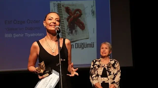 11. Ekin Yazın Dostları Tiyatro Ödülleri’nde Şehir Tiyatroları’na 3 Ödül