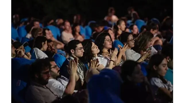 Açık havada sinema keyfi başladı