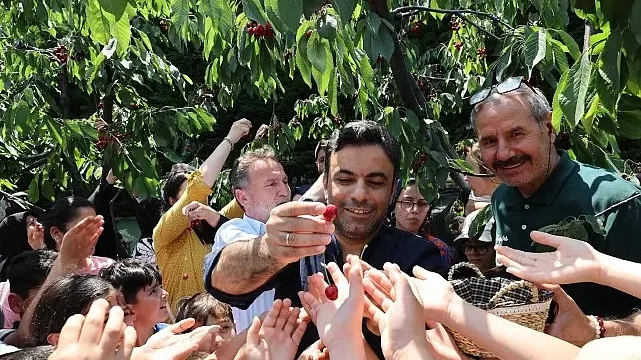 Bağcılar’da Kiraz Festivali Coşkusu