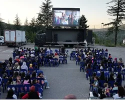 Başkan Altay: “Merkeze Uzak 101 Mahallede Sosyal Hayata Katkı İçin Sinema Günleri Düzenliyoruz”