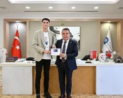 Başkan Böcek’e “Genç Kart”ı anlattı