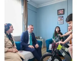 Başkan Büyükakın’dan ev ev bayram mutluluğu