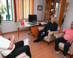 Başkan Topaloğlu’ndan Yaşam Hastanesi’ne teşekkür plaketi