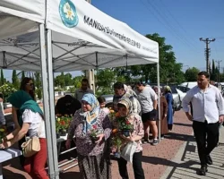 Bayramda Çiçekler Büyükşehir’den