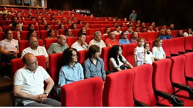 Belediye binasında bayram buluşması