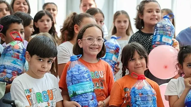 Bucalılar kapakları topluyor engelleri birlikte aşıyor