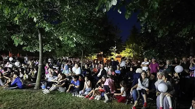 Büyükşehir Bandosu Körfez sahilini inletti