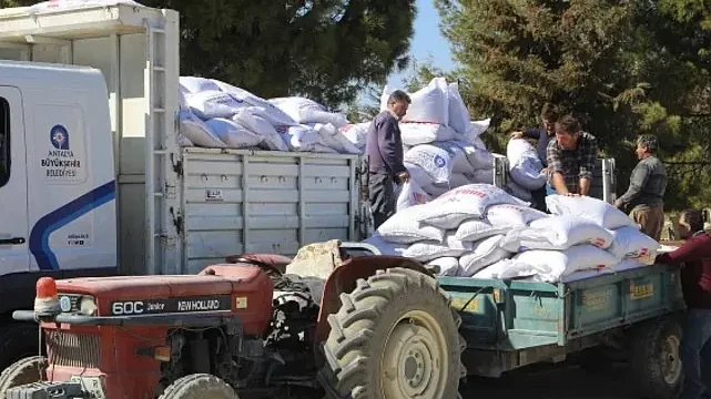 Büyükşehir’den yem desteğiyle süt üretimine güçlü katkı