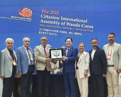 Cittaslow Fikir Maratonu ödülü Başkan Böcek’e takdim edildi
