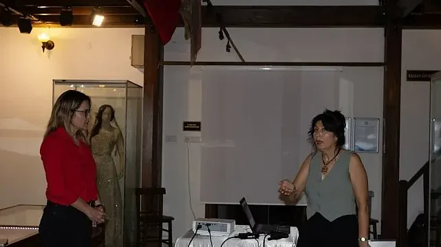 EÜ Etnografya Müzesi’nde Smyrna’da Kap Kacak Modası konuşuldu