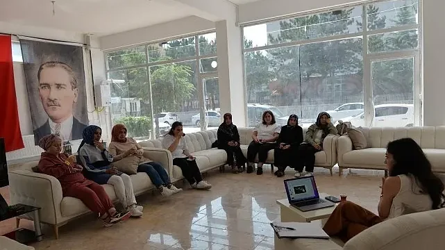 “Kalpten Kalbe Bir Yol Vardır” semineri yoğun ilgi gördü