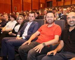 KO-MEK kursiyerlerine sahnede tam not