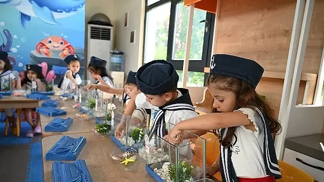 Minikler deniz canlılarını keşfetti
