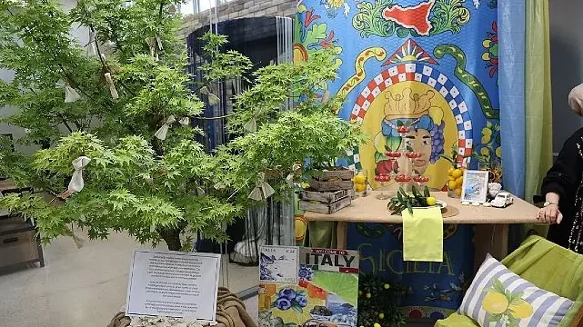 Moda Akademisi’nde “Vitrin Bir Sahne” sergisi açıldı
