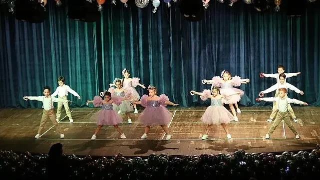 Nar Çiçekleri’nde Mezuniyet Sevinci