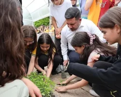 Okul Bahçesine Kurulan Sera’da 250 Fide Dikimi Yapıldı