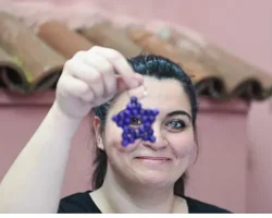 Osmangazili kadınlar hemcinsleri için hediye anahtarlık üretiyor