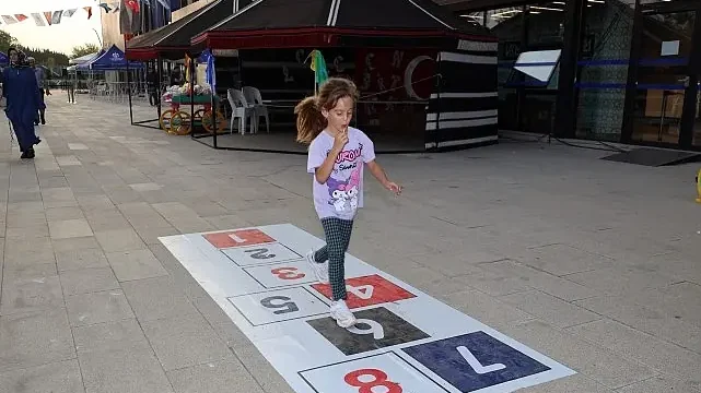 Oyun, atölye ve neşe bir arada
