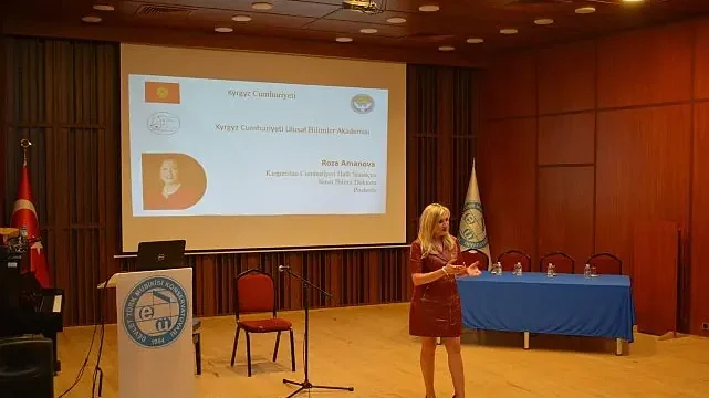 Prof. Dr. Amanova, “Komuz atalarımızın sesi, ruhumuzun aynasıdır”