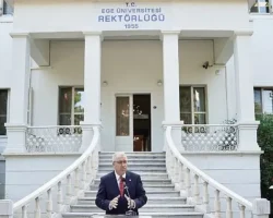 Rektör Prof. Dr. Budak Ege Üniversitesi ailesiyle bayramlaştı