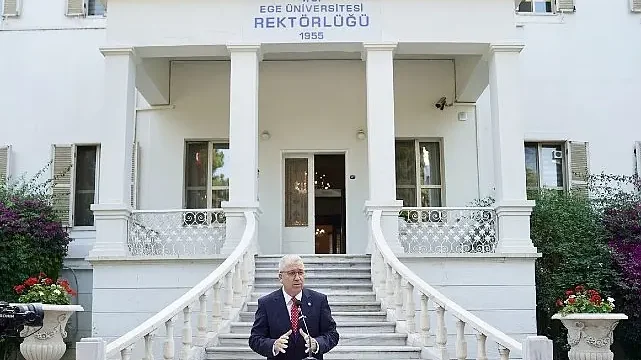 Rektör Prof. Dr. Budak Ege Üniversitesi ailesiyle bayramlaştı