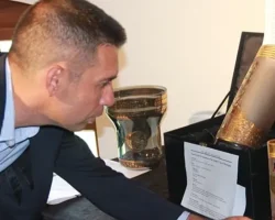 Seferihisarlı sanatçılardan Efes Selçuk’ta ‘’Cam’da Antik Ege’’ sergisi