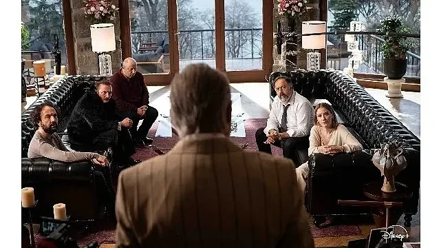 Sekizinci Aile: Disney+’tan Göz Dolduran Kadrosuyla Trajikomik Bir Aile Hikâyesi!