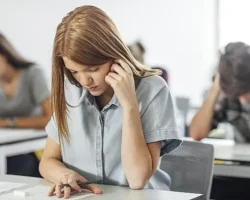 Sınav Stresi Görme Problemine Neden Oluyor