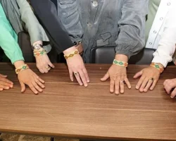 Yaşayan İnsan Hazinesi’nden tek el mucizesi