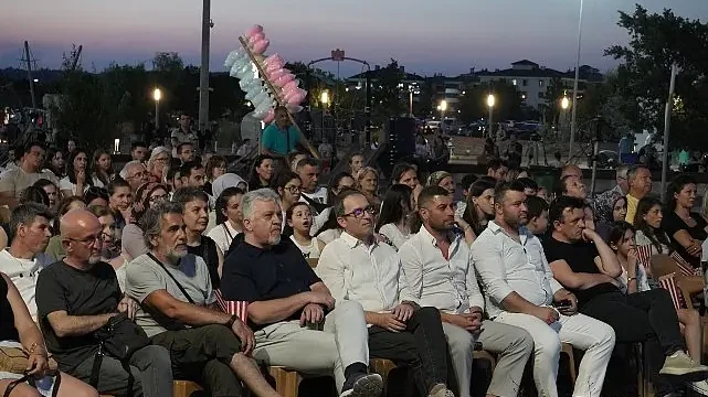 Açık hava film gösterimleri ‘Paranoya’ ile başladı