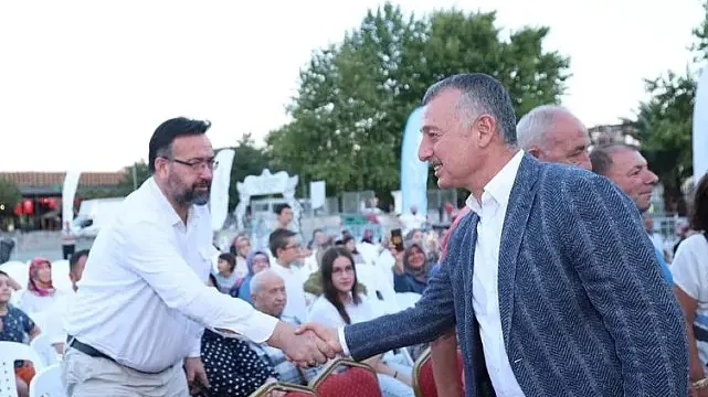 Başkan Büyükakın, kazanı açtı, ilk helvaları dağıttı