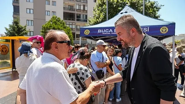Başkan Görkem Duman’dan vatandaşlara aşure ikramı