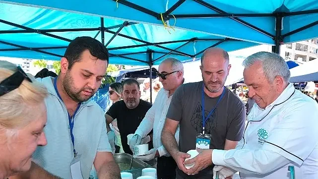 Başkan Şadi Özdemir’den aşure ikramı