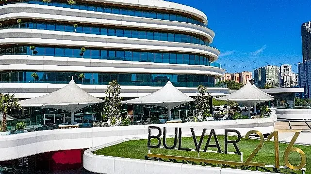 Bulvar 216’da Yaz Akşamları Müzik, Atölye ve Dansla Renkleniyor