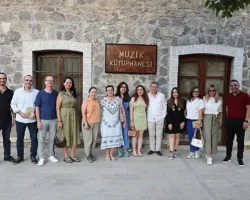 Büyükşehir’in yazarlık atölyesi ‘Anlatılmayan Öyküler’ kitabıyla ilk meyvesini verdi