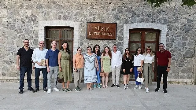 Büyükşehir’in yazarlık atölyesi ‘Anlatılmayan Öyküler’ kitabıyla ilk meyvesini verdi