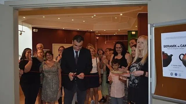 EÜ’de “Seramik ve Cam Tasarımı Sergisi” sanatseverlerle buluştu