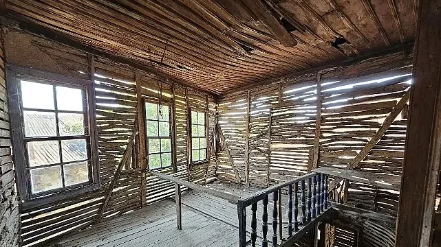 Gölcük Saraylı’nın Simgelerinden Olan Tarihi Bina Restore Edilecek