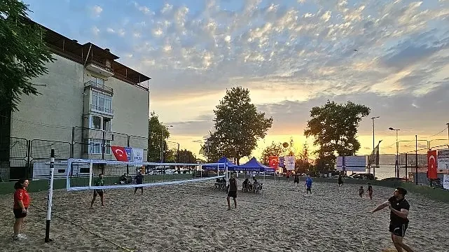 Gölcük’te Her Yıl Şenliğe Dönüşen Turnuva Başladı
