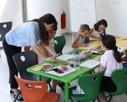 Karabağlar’da Yaz Tatili Bilim, Sanat ve Eğlenceyle Dolu Dolu Geçiyor