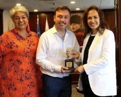 Karşıyaka Belediye Tiyatrosu’nda ödül gururu!