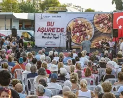 Karşıyaka’da anlamlı buluşma: Aşure kazanı dostluk ve barış için karıldı