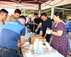 Kemer Belediyesi’nden Çamyuva’da aşure ikramı