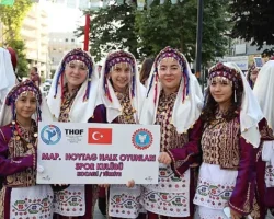 Kocaeli’de 2. Balkan Halk Oyunları rüzgârı esti