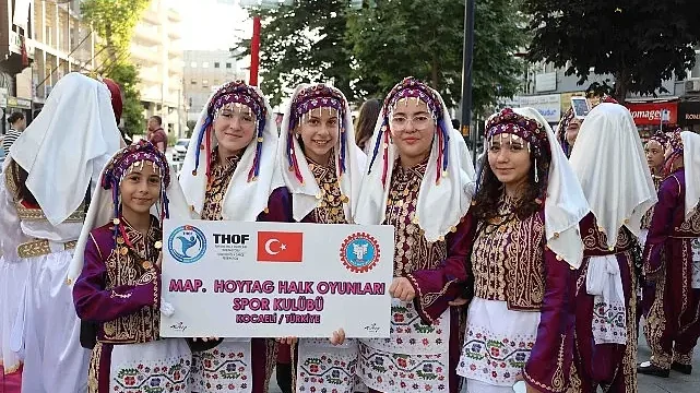 Kocaeli’de 2. Balkan Halk Oyunları rüzgârı esti