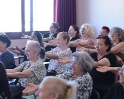 Konak’ta kahkaha yogası