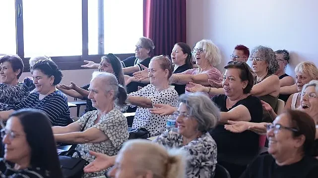 Konak’ta kahkaha yogası