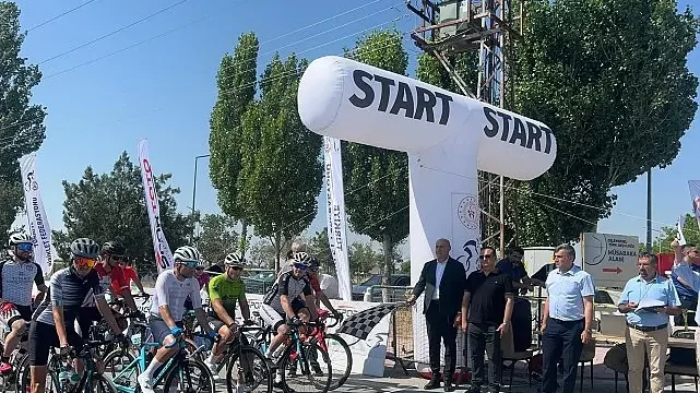 Konya’da düzenlenen Mustafa Ayyorkun Türkiye Yol Şampiyonası’nda Parabisiklet Startı Verildi